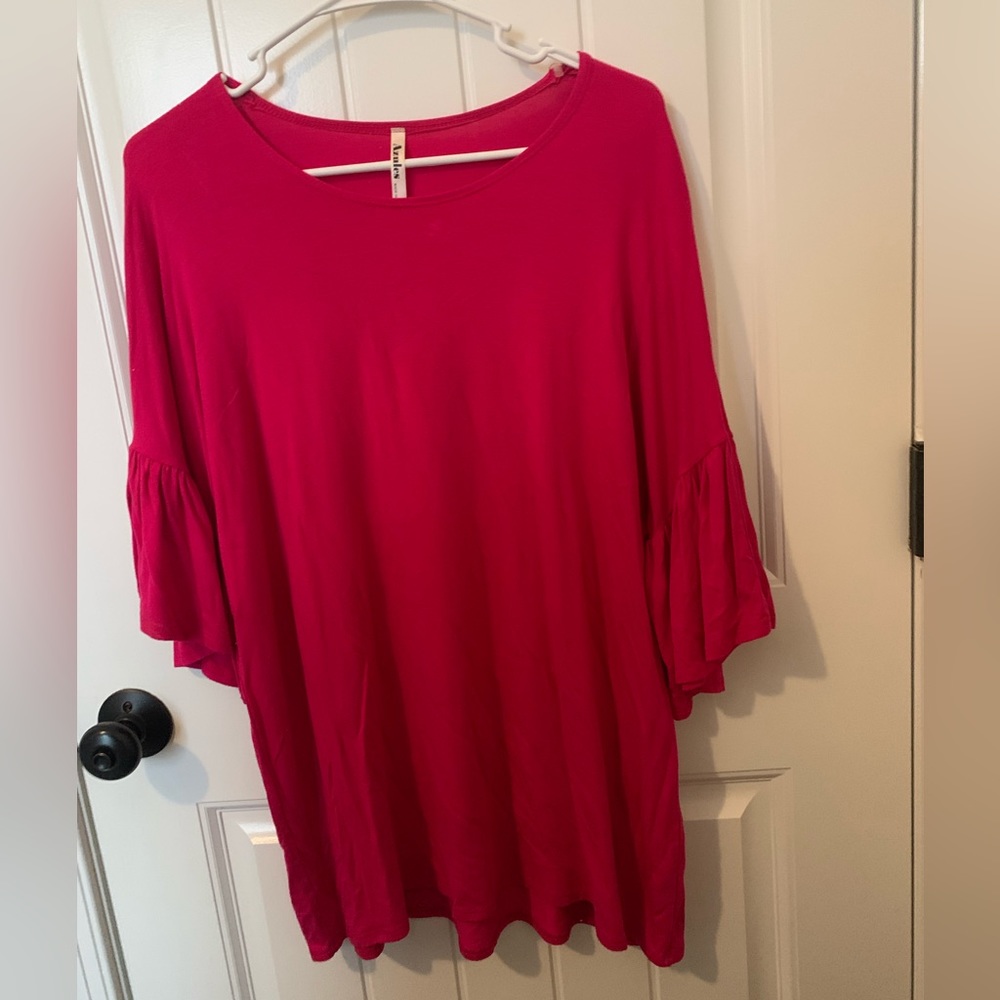 Ruffle sleeve fuchsia top